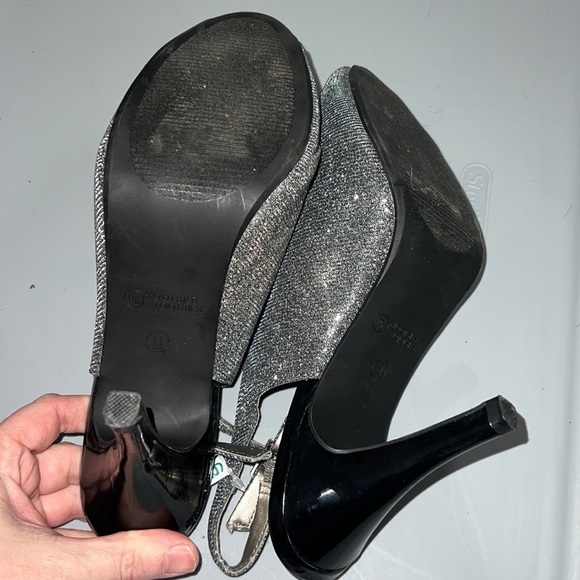 WOMENS 9 SILVER PEEP TOE HEELS - Picture 5 of 7